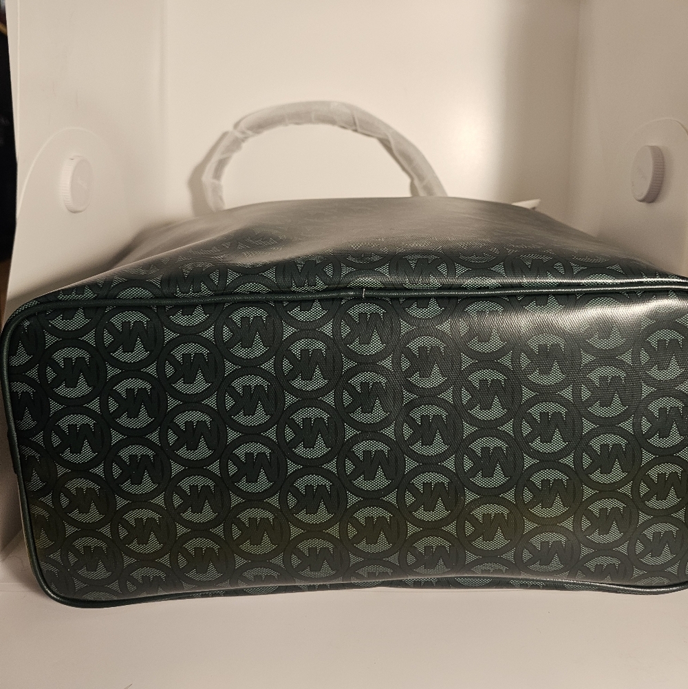 Michael Kors Green Tote Bag NWT - Picture 8 of 9